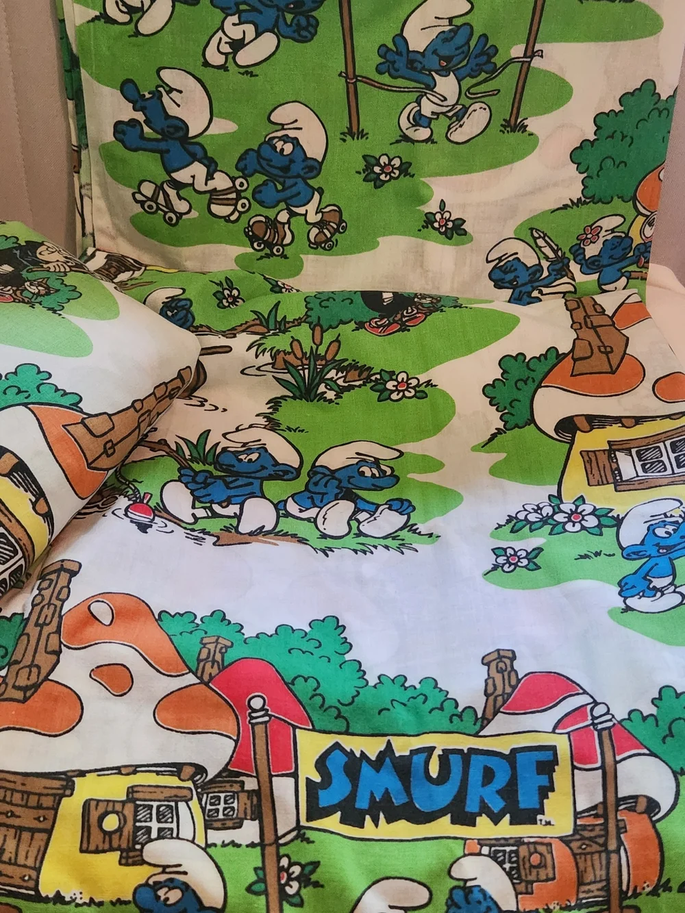Vintage 1980s Lawtex Twin Flat And Fitted Sheets Smurfs